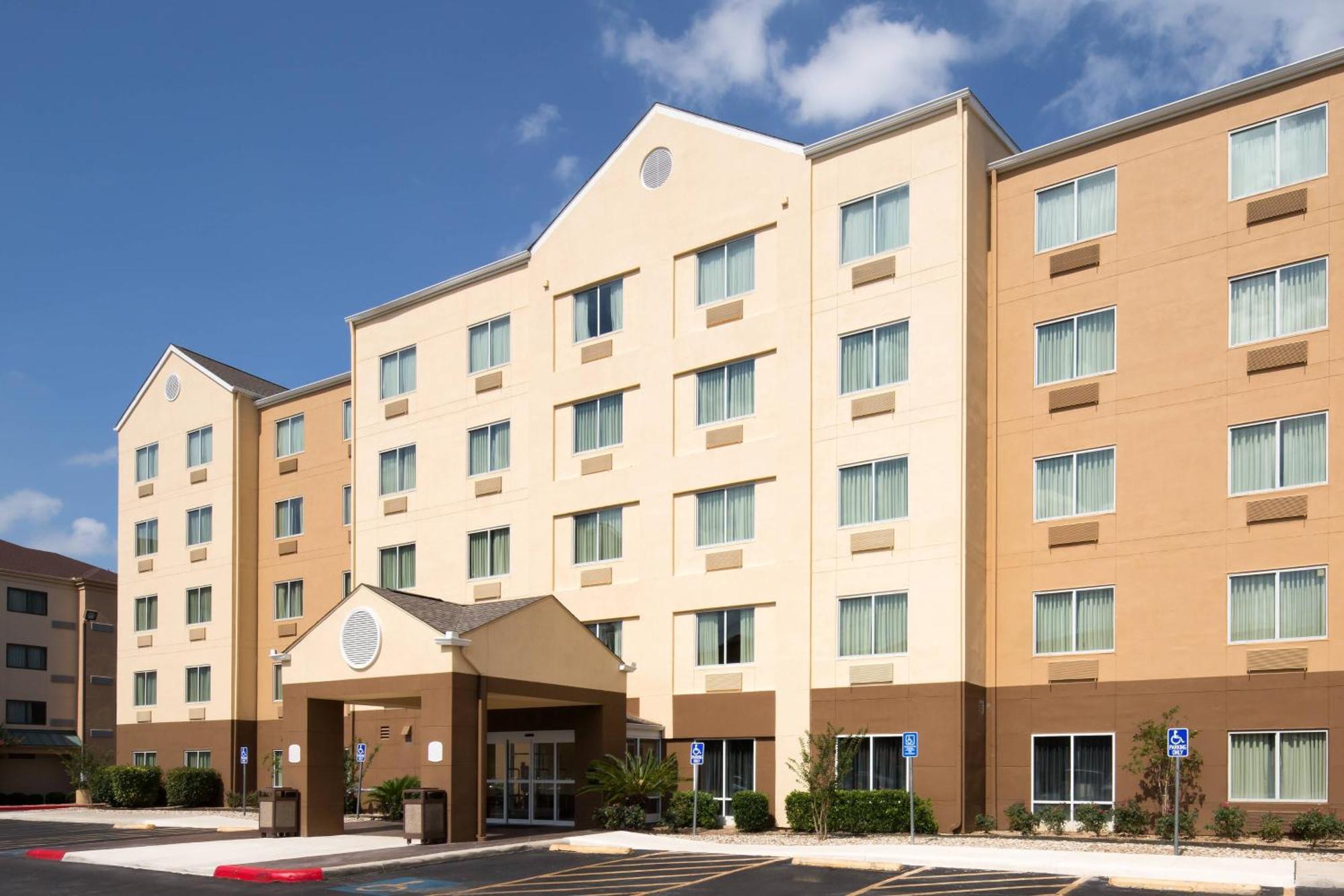 Fairfield Inn & Suites By Marriott San Antonio Airport/North Star Mall מראה חיצוני תמונה