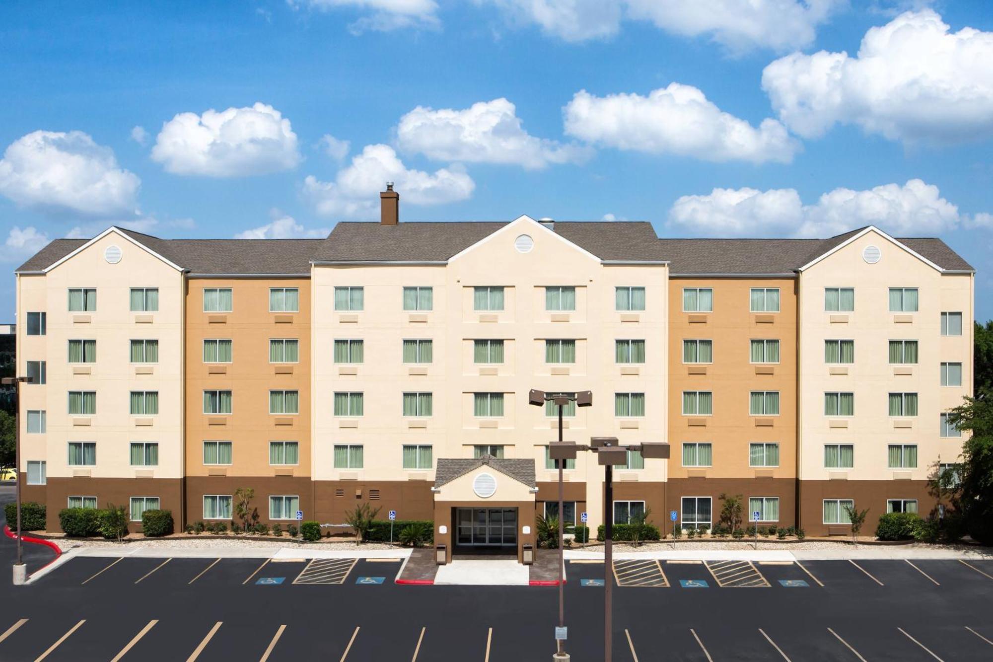 Fairfield Inn & Suites By Marriott San Antonio Airport/North Star Mall מראה חיצוני תמונה