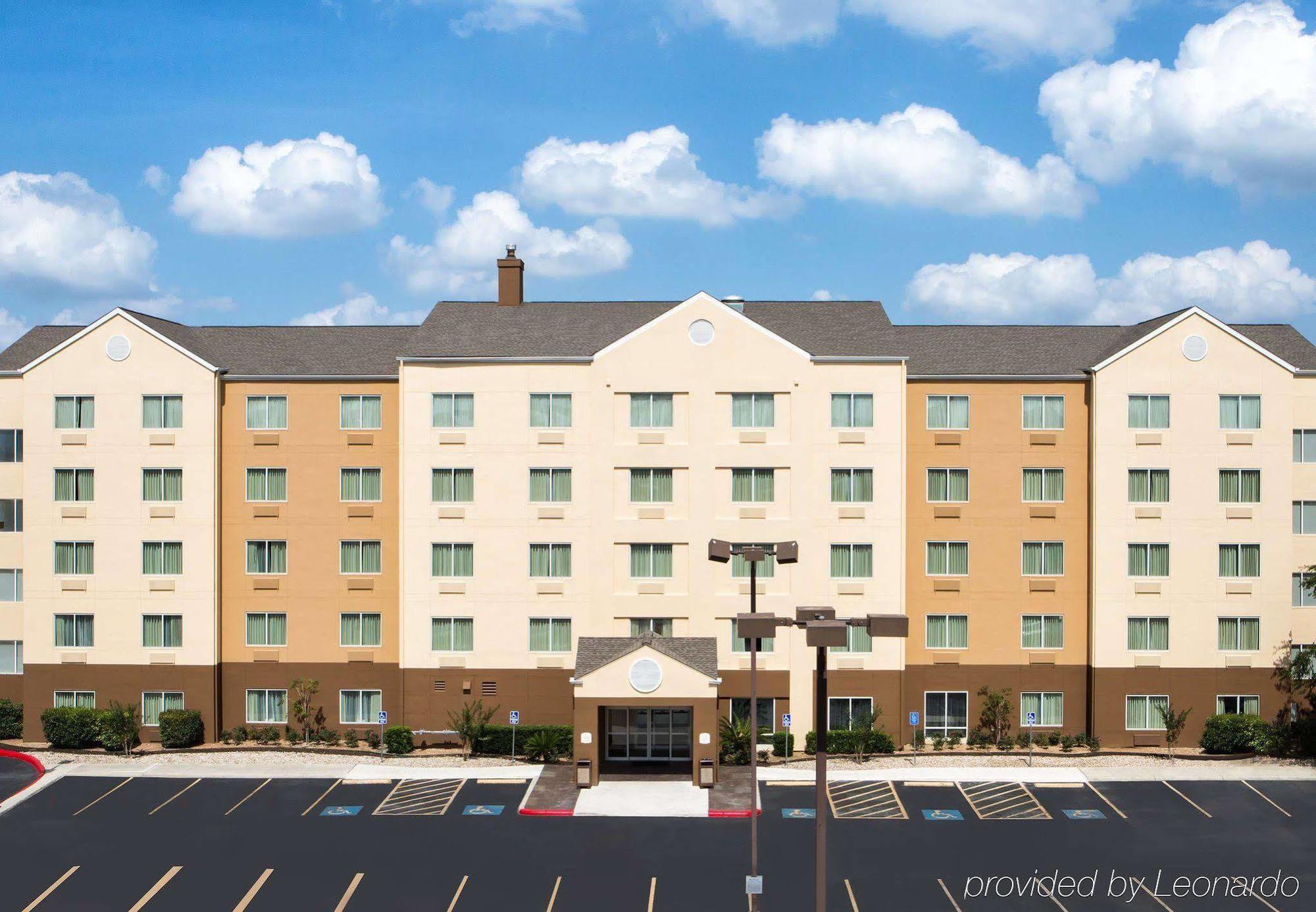 Fairfield Inn & Suites By Marriott San Antonio Airport/North Star Mall מראה חיצוני תמונה